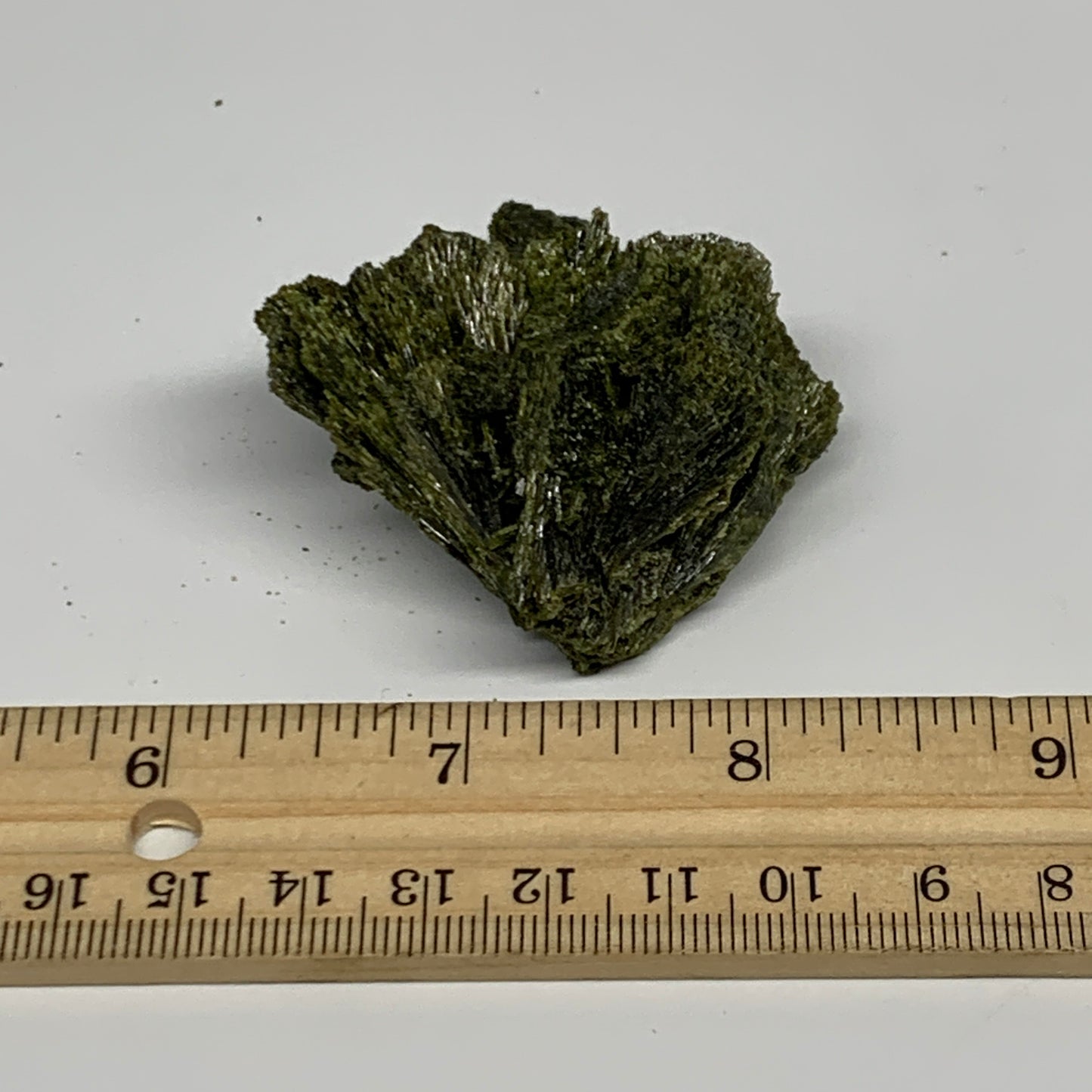 Copy of 35.4g,2.1"x2.1"x1.1",Green Epidote Custer/Leaf Mineral Specimen @Pakista