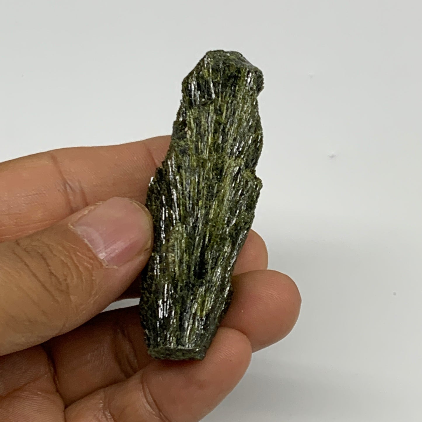 53.5g,2.5"x1.1"x0.8",Green Epidote Custer/Leaf Mineral Specimen @Pakistan,B27627