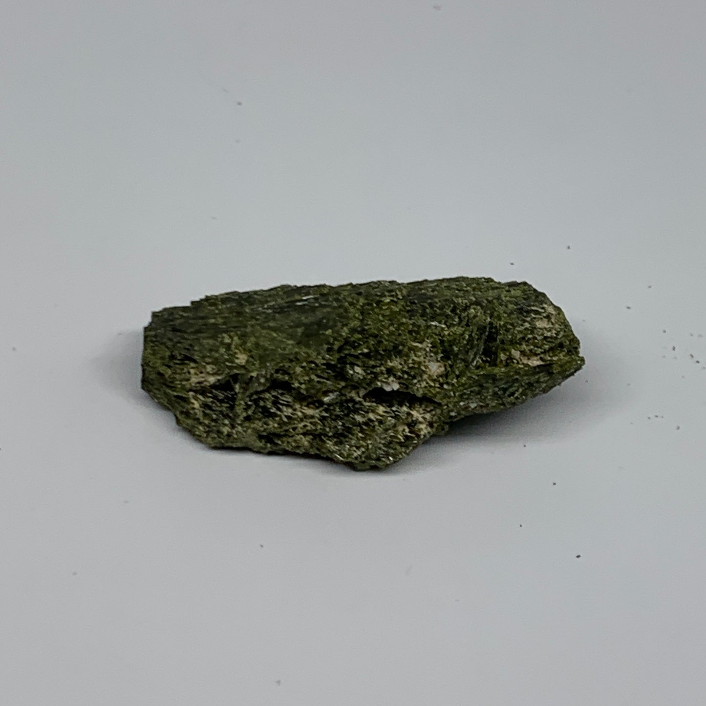 53.5g,2.5"x1.1"x0.8",Green Epidote Custer/Leaf Mineral Specimen @Pakistan,B27627