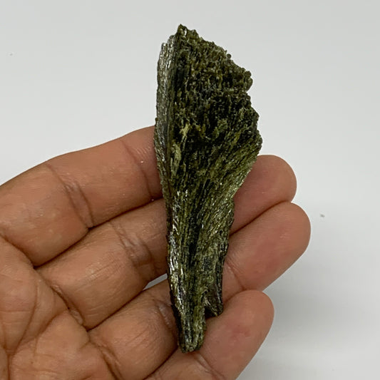 32.6g,3"x1"x0.6",Green Epidote Custer/Leaf Mineral Specimen @Pakistan,B27628