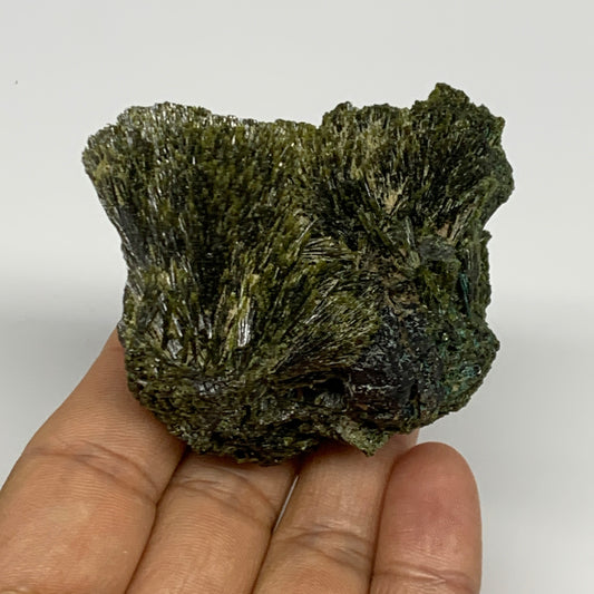 117.1g,1.9"x2.3"x1.4",Green Epidote Custer/Leaf Mineral Specimen @Pakistan,B2763