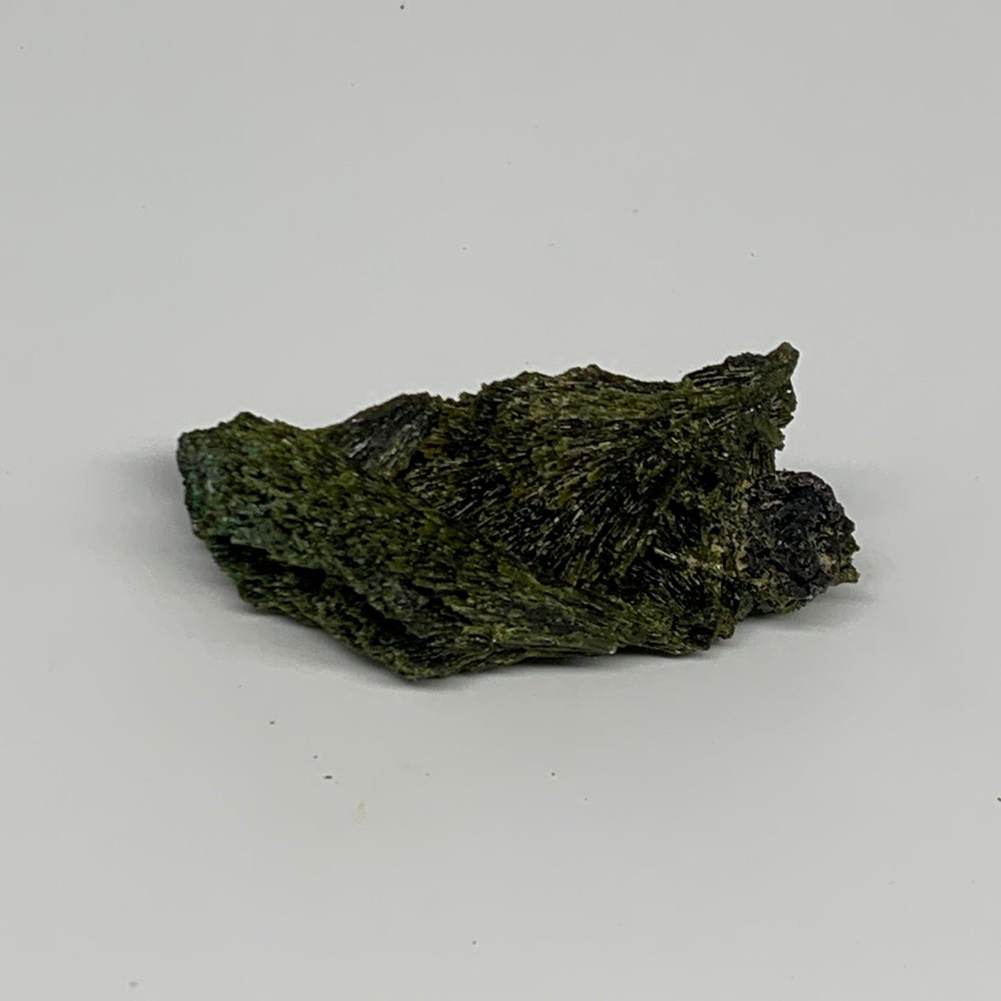 42.2g,2.7"x1.3"x1.6",Green Epidote Custer/Leaf Mineral Specimen @Pakistan,B27638