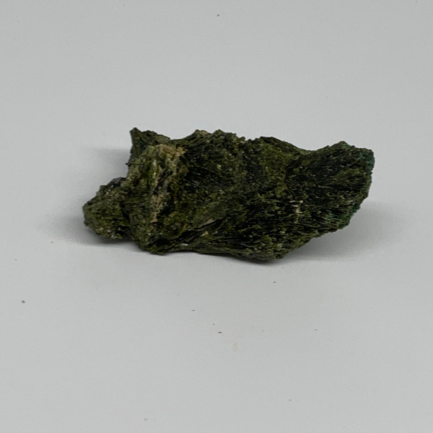 42.2g,2.7"x1.3"x1.6",Green Epidote Custer/Leaf Mineral Specimen @Pakistan,B27638