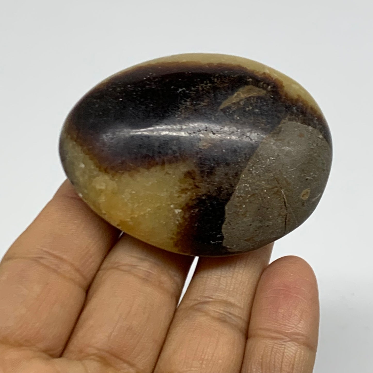 95.1g, 2.3x1.9"x1", Septarian Nodule Palm-Stone Polished Crystal, B37953