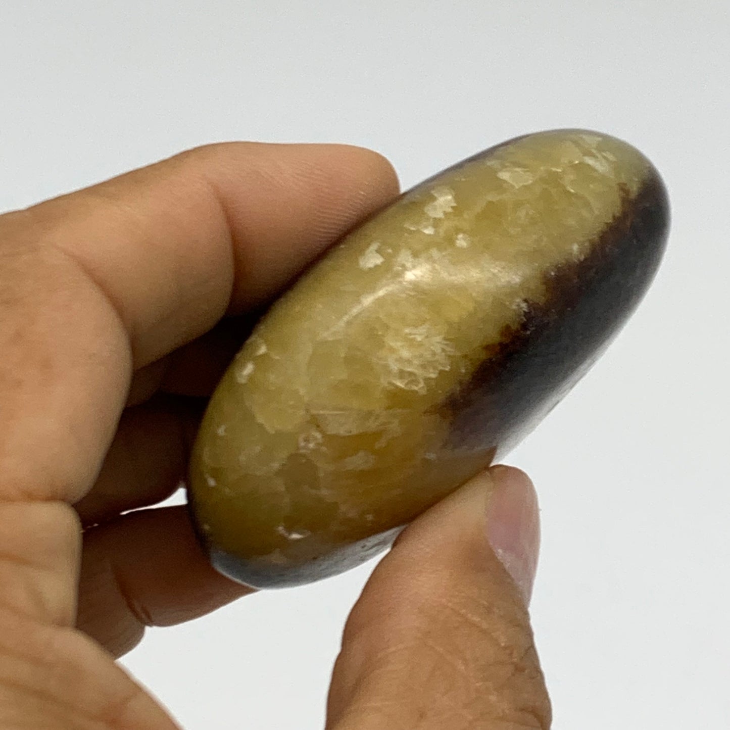 95.1g, 2.3x1.9"x1", Septarian Nodule Palm-Stone Polished Crystal, B37953