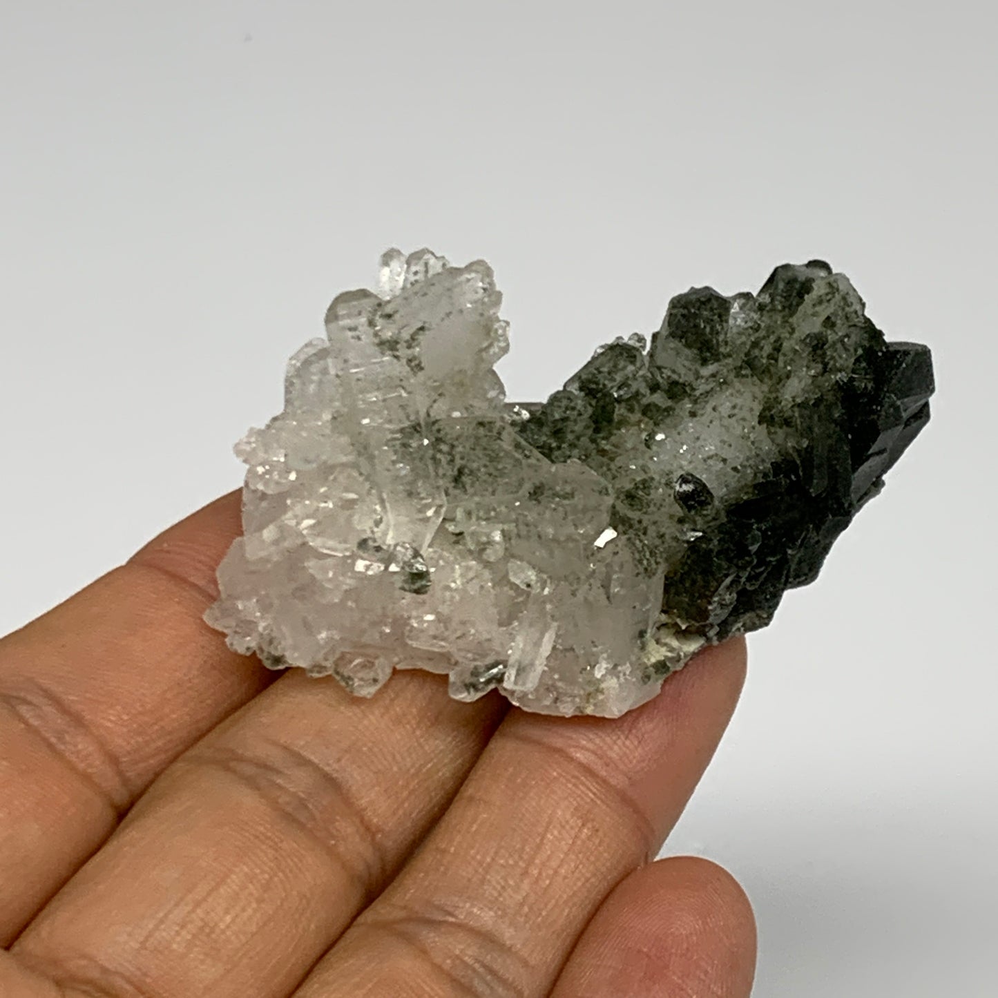 37.1g, 2.4"x1.1"x1.1", Chlorine Quartz Crystal Mineral,Specimen Terminated,B2767