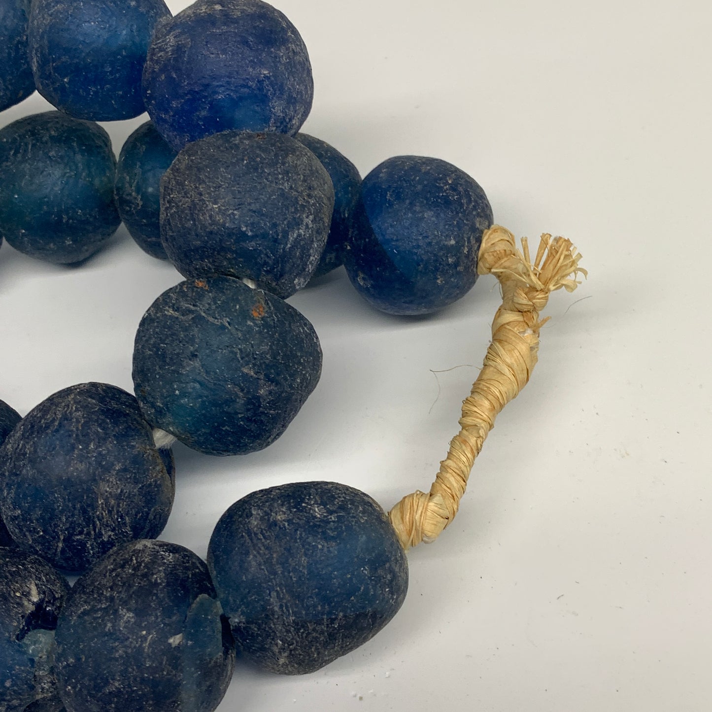 2.3 lbs, 23mm-30mm, 1 Strand, 25 beads, Blue Round Sea Glass Beads , B35652