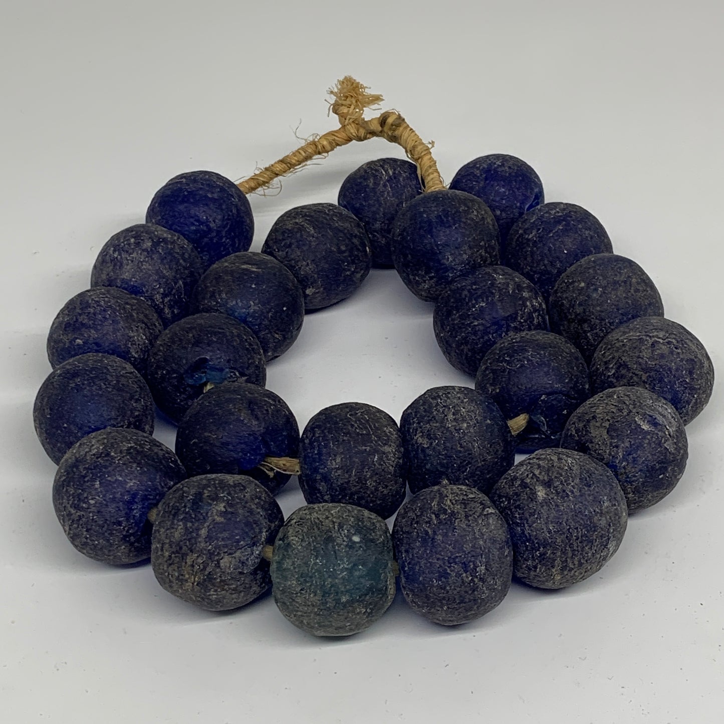 1.89 lbs, 24mm-26mm, 1 Strand, 24 beads, Blue Round Sea Glass Beads , B35653