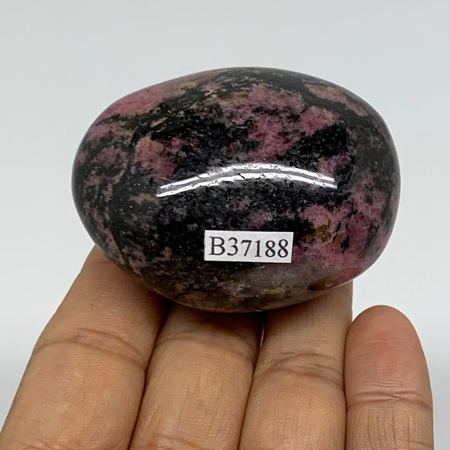 163g, 2.2"x1.8"x1.3", Rhodonite Palm-Stone Polished Reiki @Madagascar,B37188