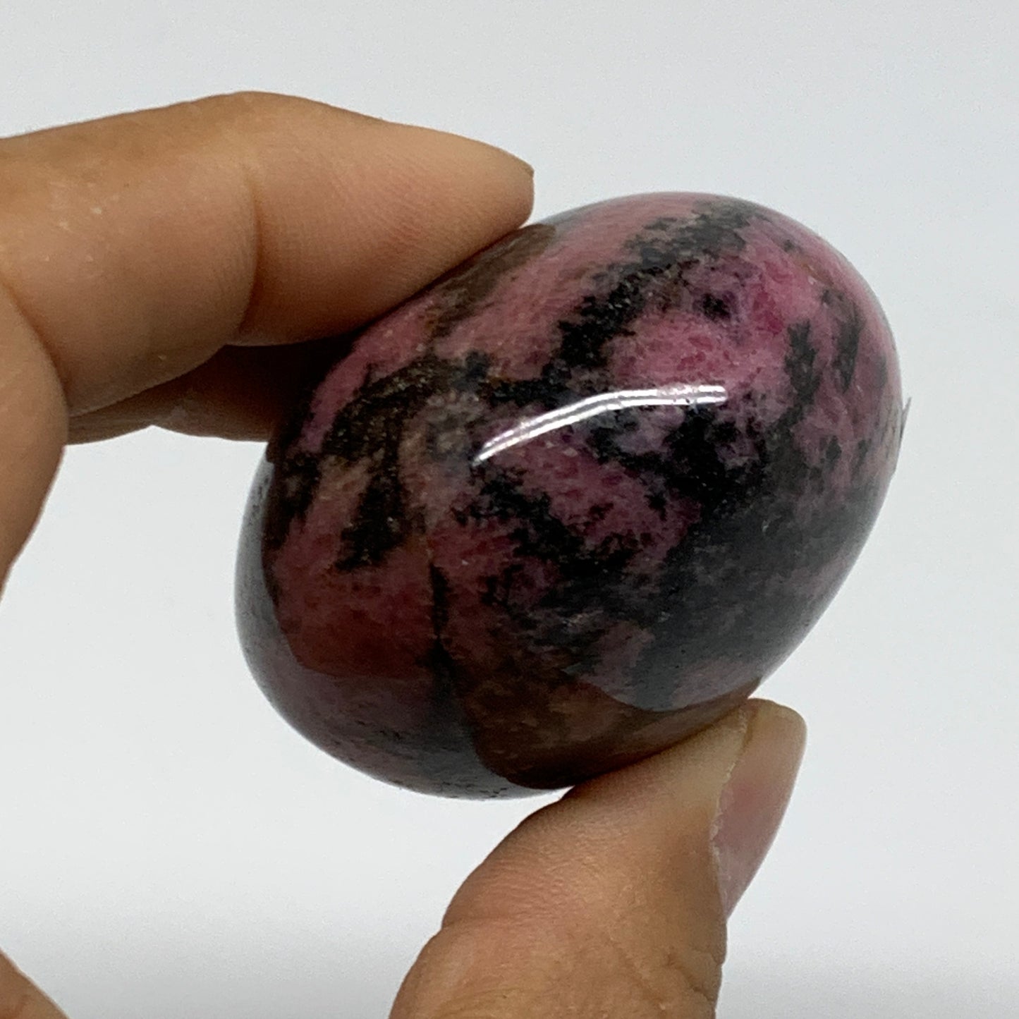 163g, 2.2"x1.8"x1.3", Rhodonite Palm-Stone Polished Reiki @Madagascar,B37188
