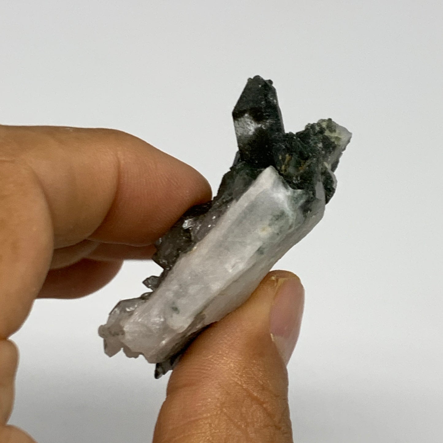 26.5g, 1.9"x1.4"x0.6", Chlorine Quartz Crystal Mineral,Specimen Terminated,B2773