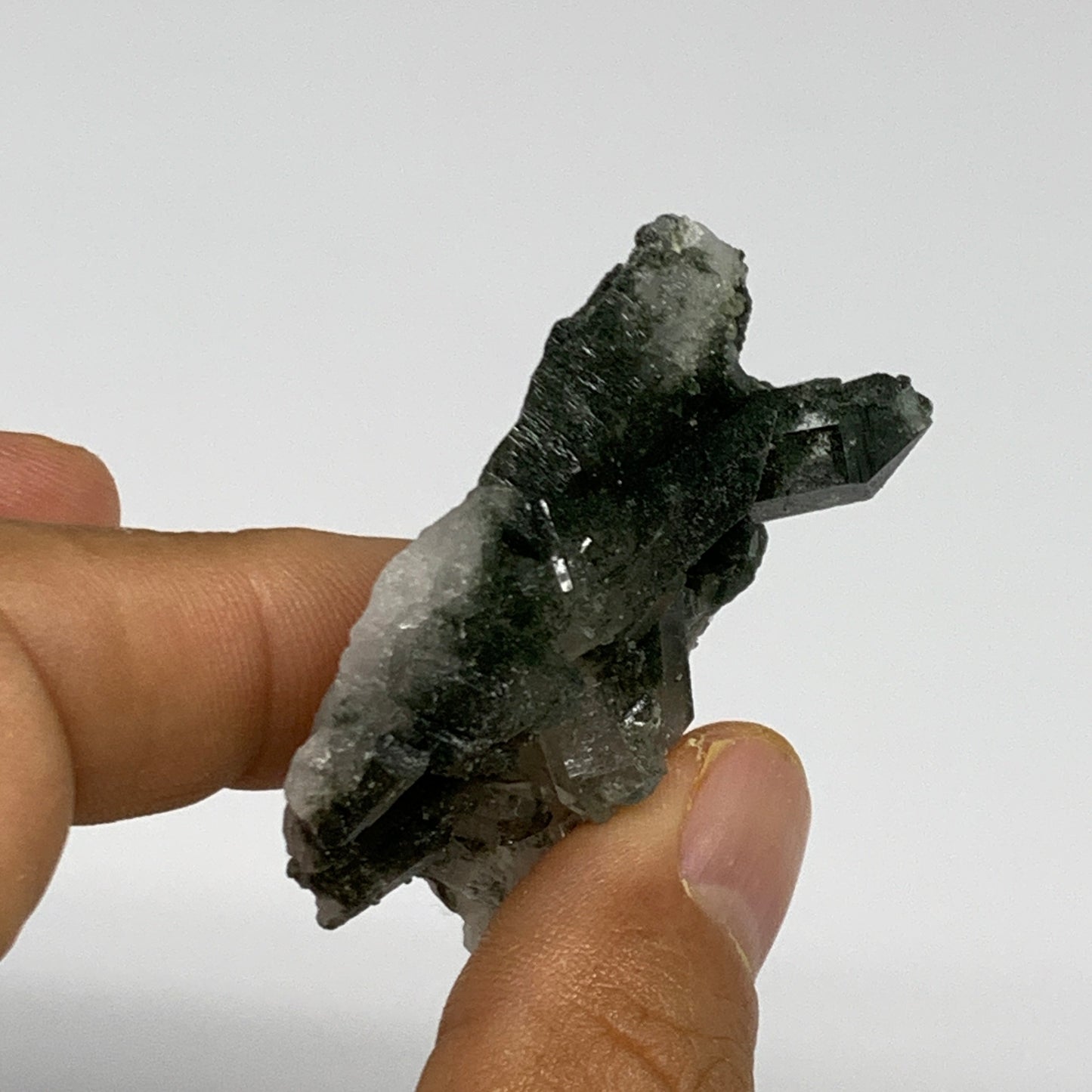 26.5g, 1.9"x1.4"x0.6", Chlorine Quartz Crystal Mineral,Specimen Terminated,B2773