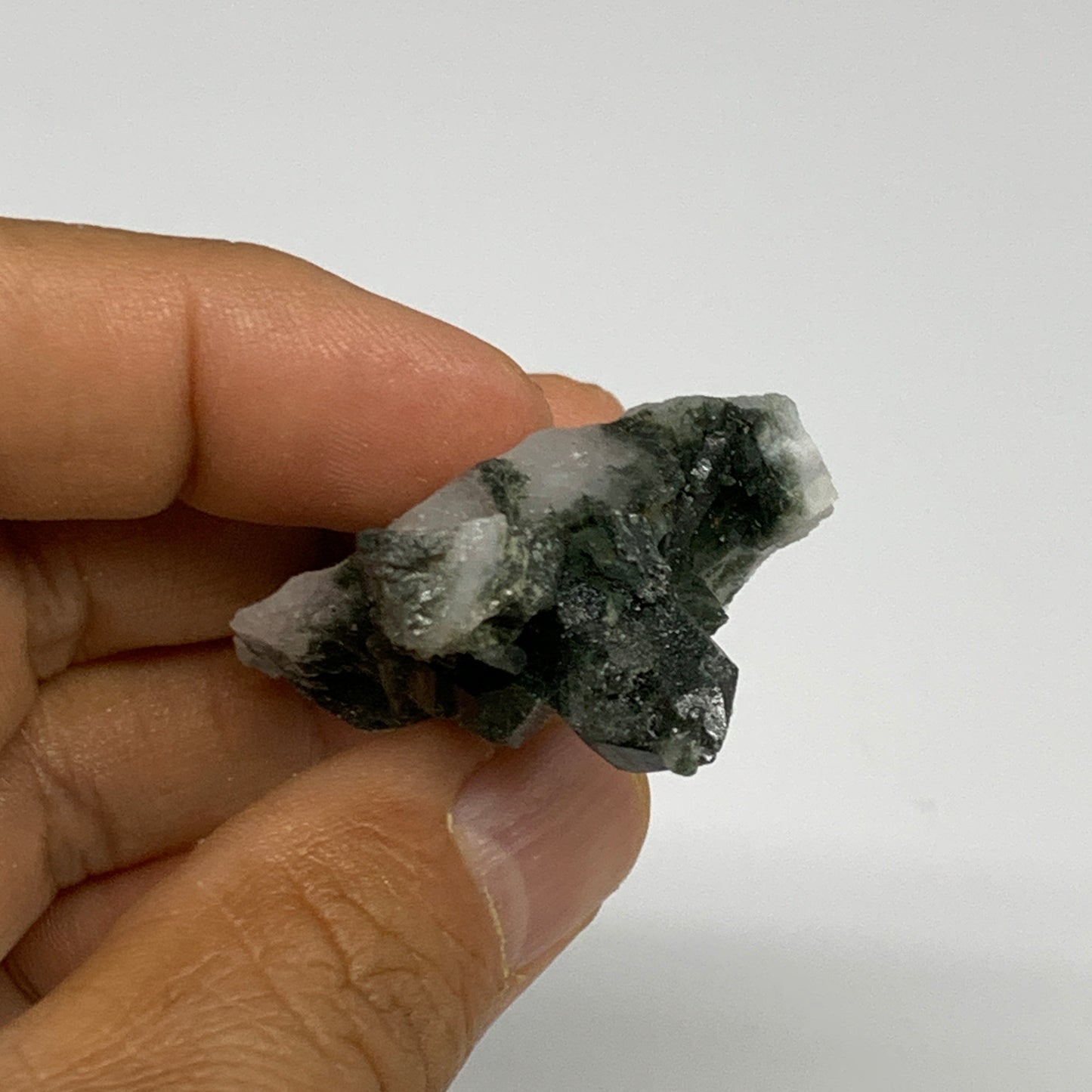 26.5g, 1.9"x1.4"x0.6", Chlorine Quartz Crystal Mineral,Specimen Terminated,B2773