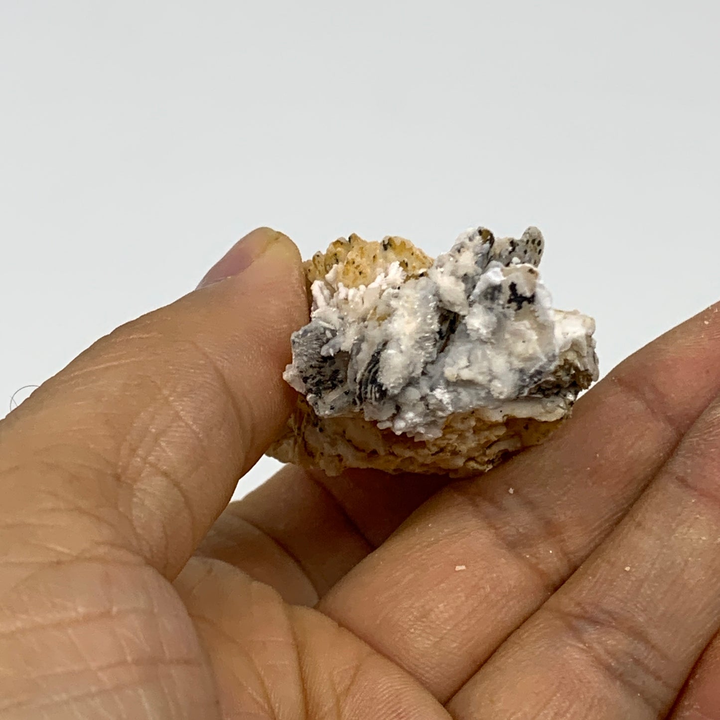 57g, 2.1"x1.3"x0.9", Natural Golden Barite Mineral Specimen @Morocco, B33587