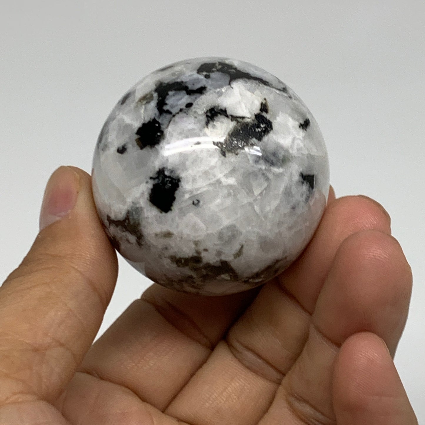 117.4g, 1.7"(43mm), Natural Rainbow Moonstone Sphere Ball Gemstone, B35037