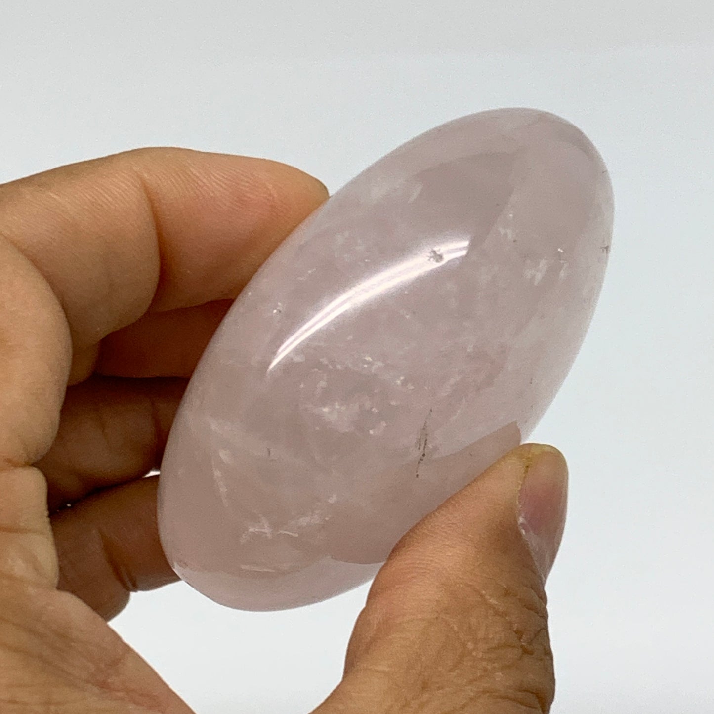 134.7g , 2.4"x1.9"x1.2", Natural Pink Rose Quartz Palm-stone Crystal, B37260