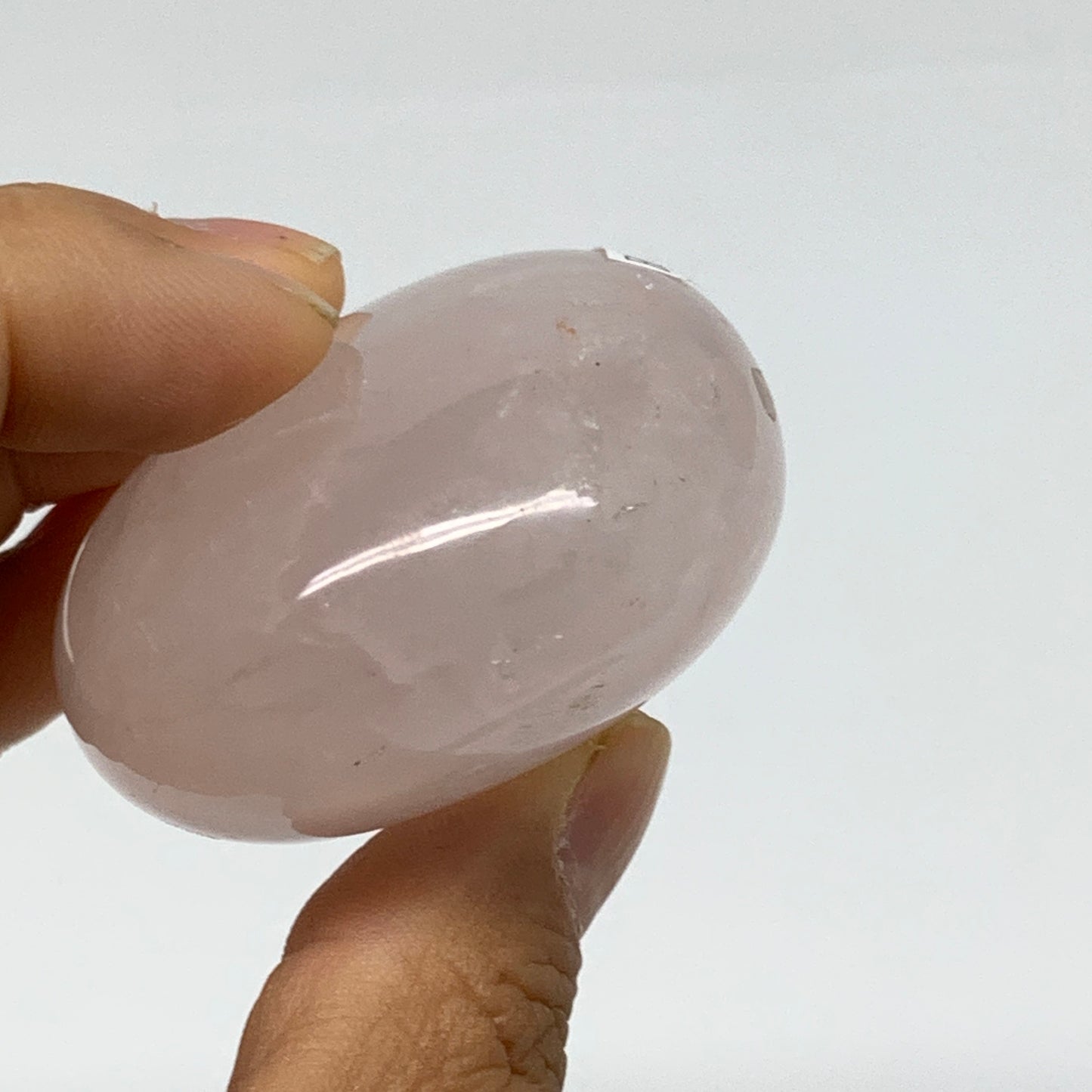 134.7g , 2.4"x1.9"x1.2", Natural Pink Rose Quartz Palm-stone Crystal, B37260