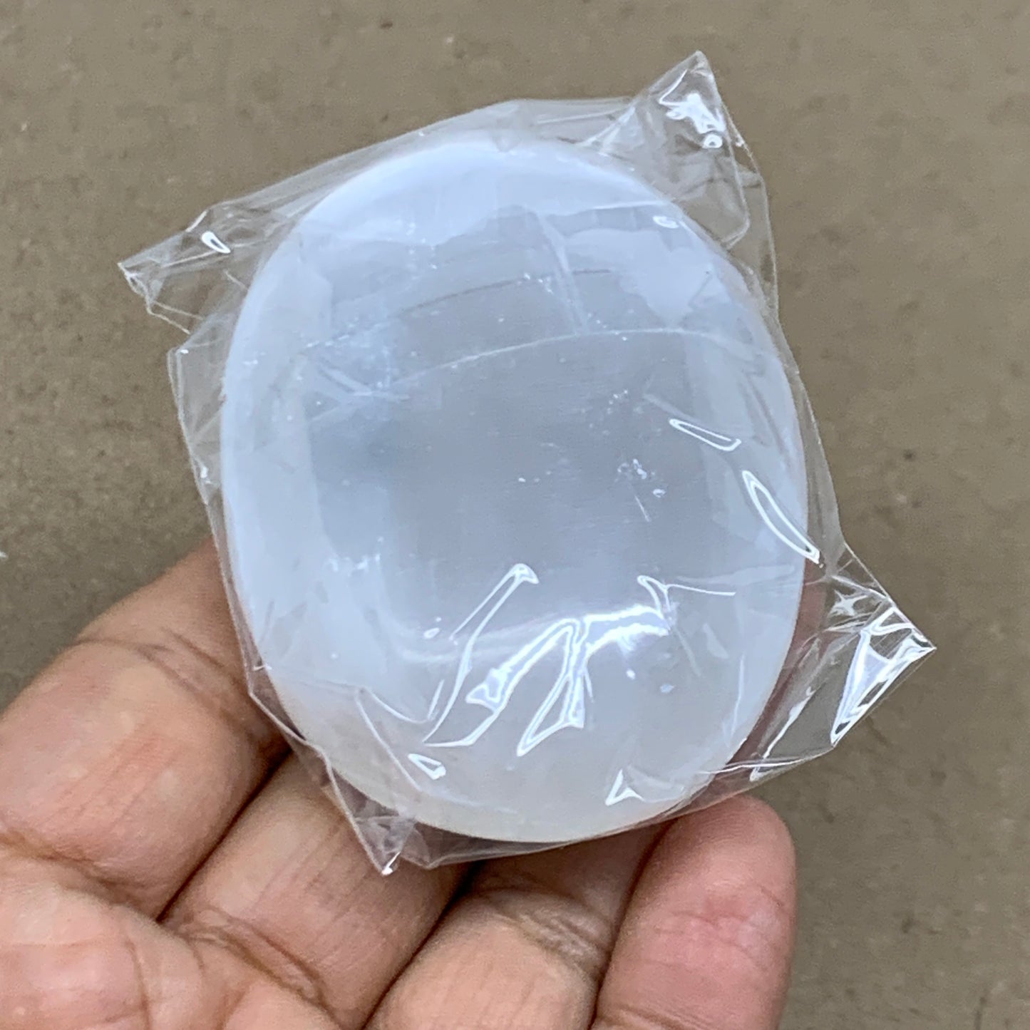 98g, 2.7"x1.9"x1", White Selenite Palmstone Crystal Pillow Reiki, B36310