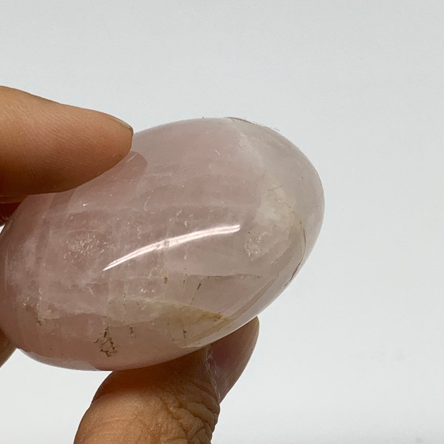 122g , 2.1"x2.1"x1.2", Natural Pink Rose Quartz Palm-stone Crystal, B37272
