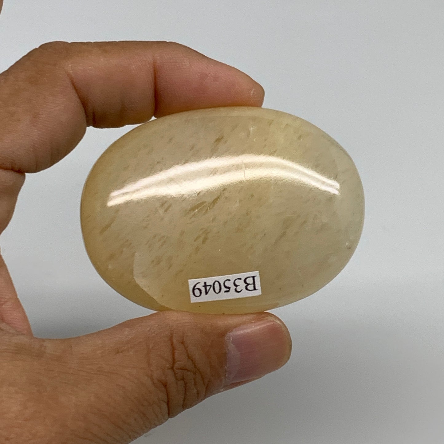 83.3g, 2.3"x1.7"x0.8", Yellow Aventurine Palm-Stone Crystal Stone, B35049
