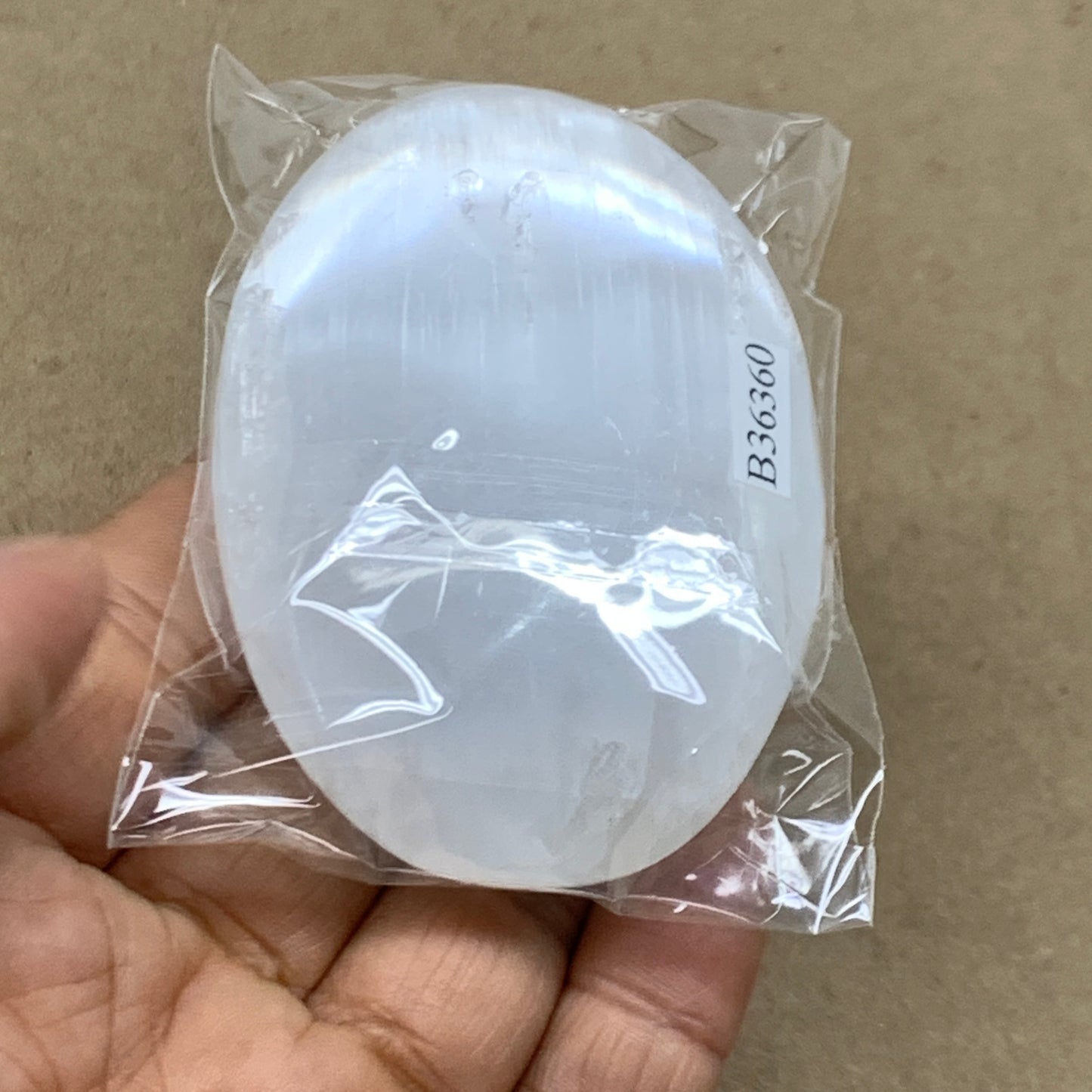 100g, 2.8"x1.9"x1", White Selenite Palmstone Crystal Pillow Reiki, B36360