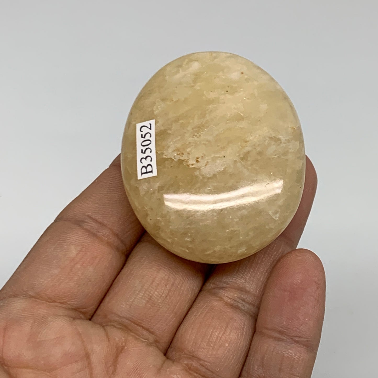 72.2g, 2.1"x1.7"x0.8", Yellow Aventurine Palm-Stone Crystal Stone, B35052