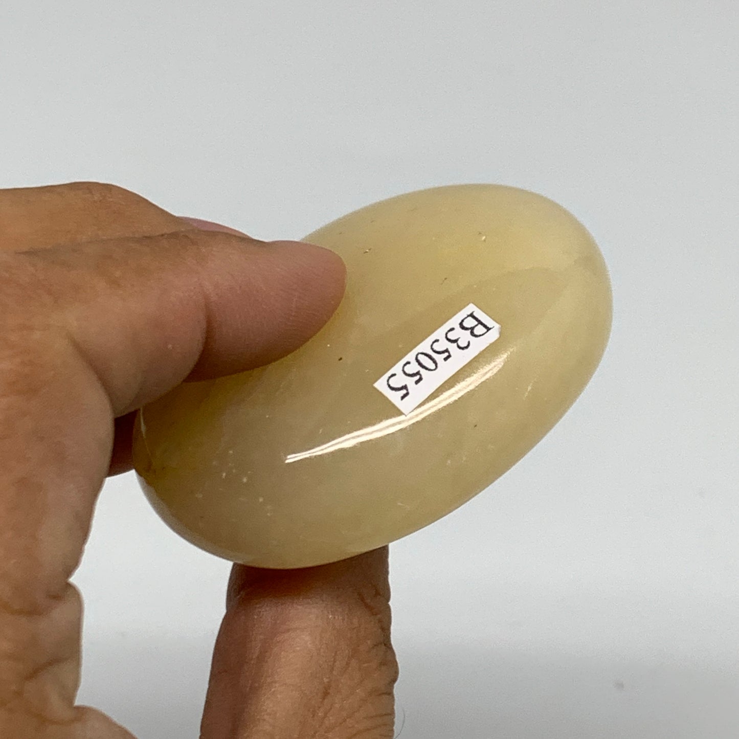 83.7g, 2.2"x1.7"x0.8", Yellow Aventurine Palm-Stone Crystal Stone, B35055