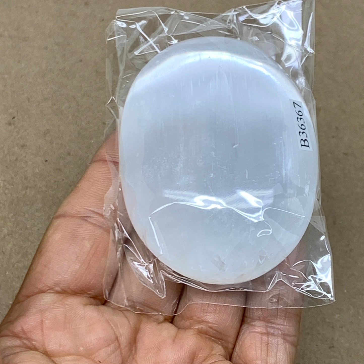 105g, 2.8"x2"x1", White Selenite Palmstone Crystal Pillow Reiki, B36367