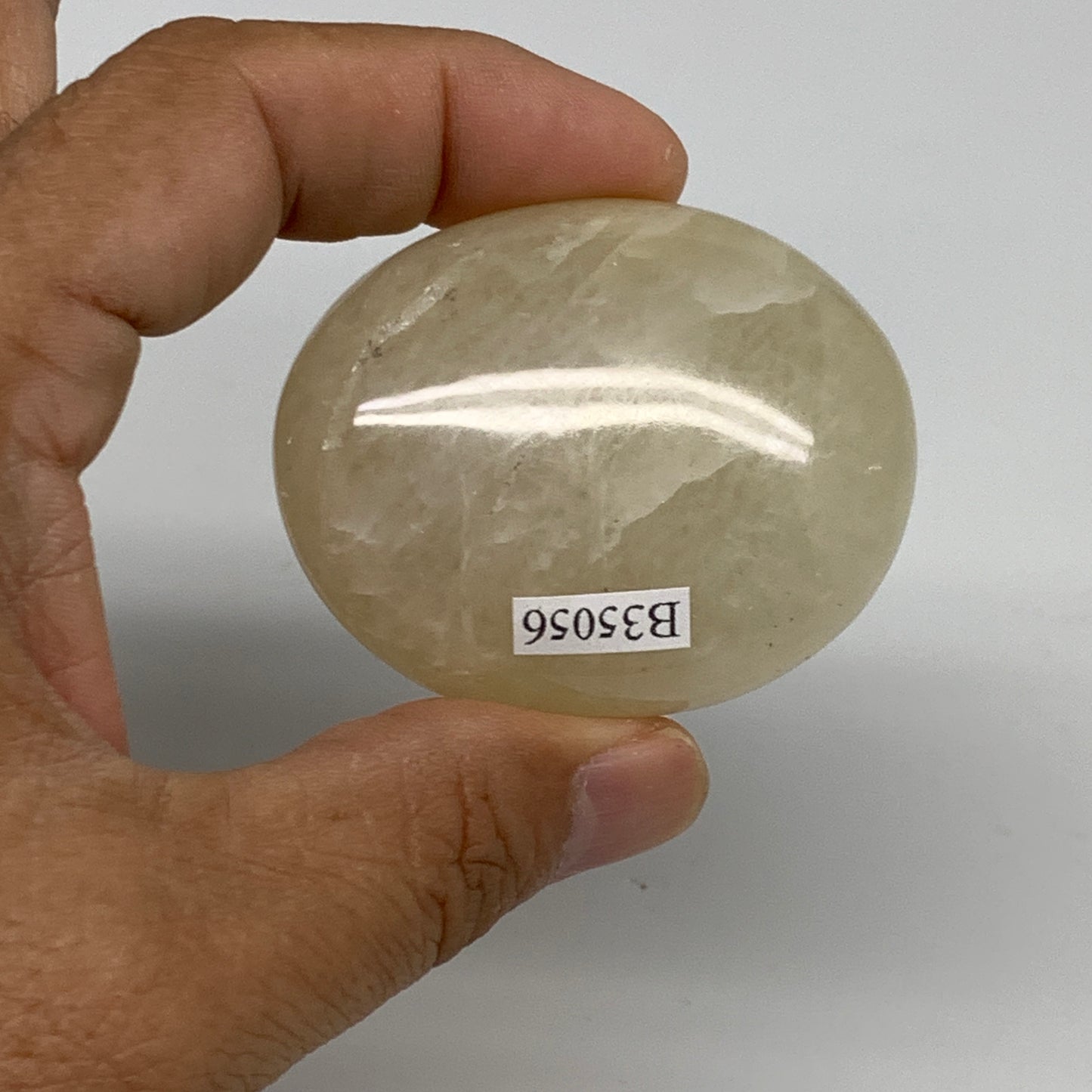 80g, 2.1"x1.7"x0.9", Yellow Aventurine Palm-Stone Crystal Stone, B35056