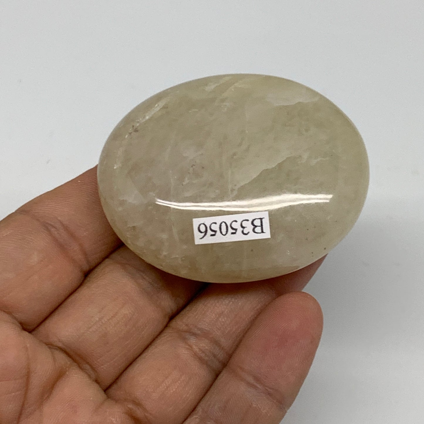 80g, 2.1"x1.7"x0.9", Yellow Aventurine Palm-Stone Crystal Stone, B35056