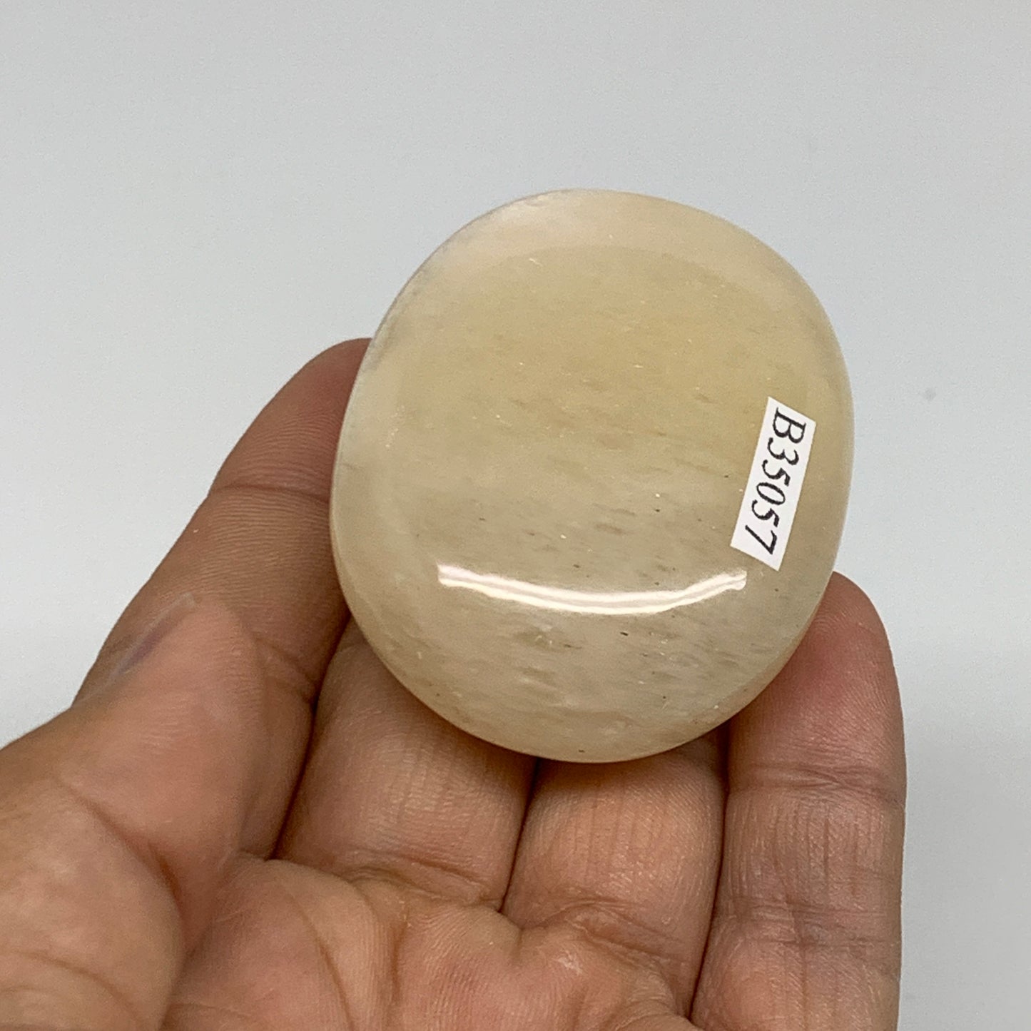 81.5g, 2.2"x1.7"x0.8", Yellow Aventurine Palm-Stone Crystal Stone, B35057