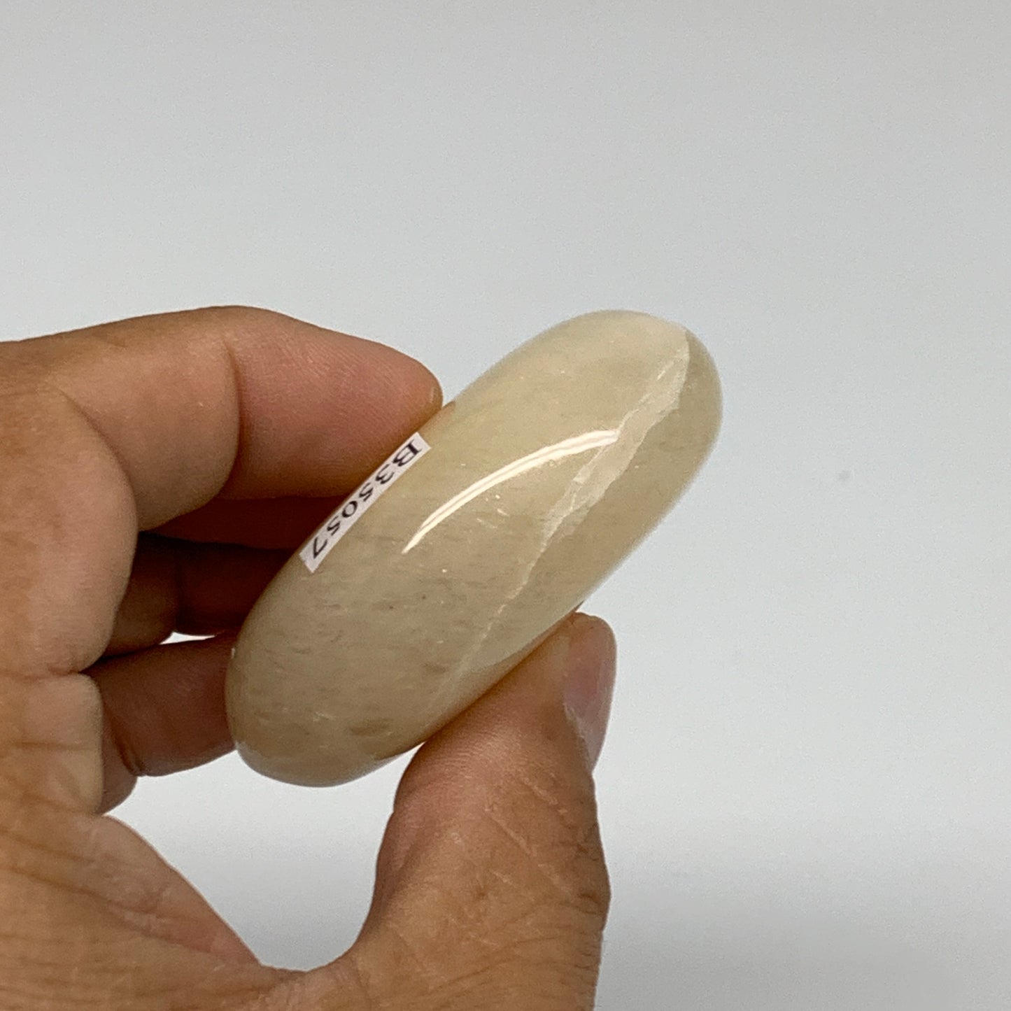 81.5g, 2.2"x1.7"x0.8", Yellow Aventurine Palm-Stone Crystal Stone, B35057