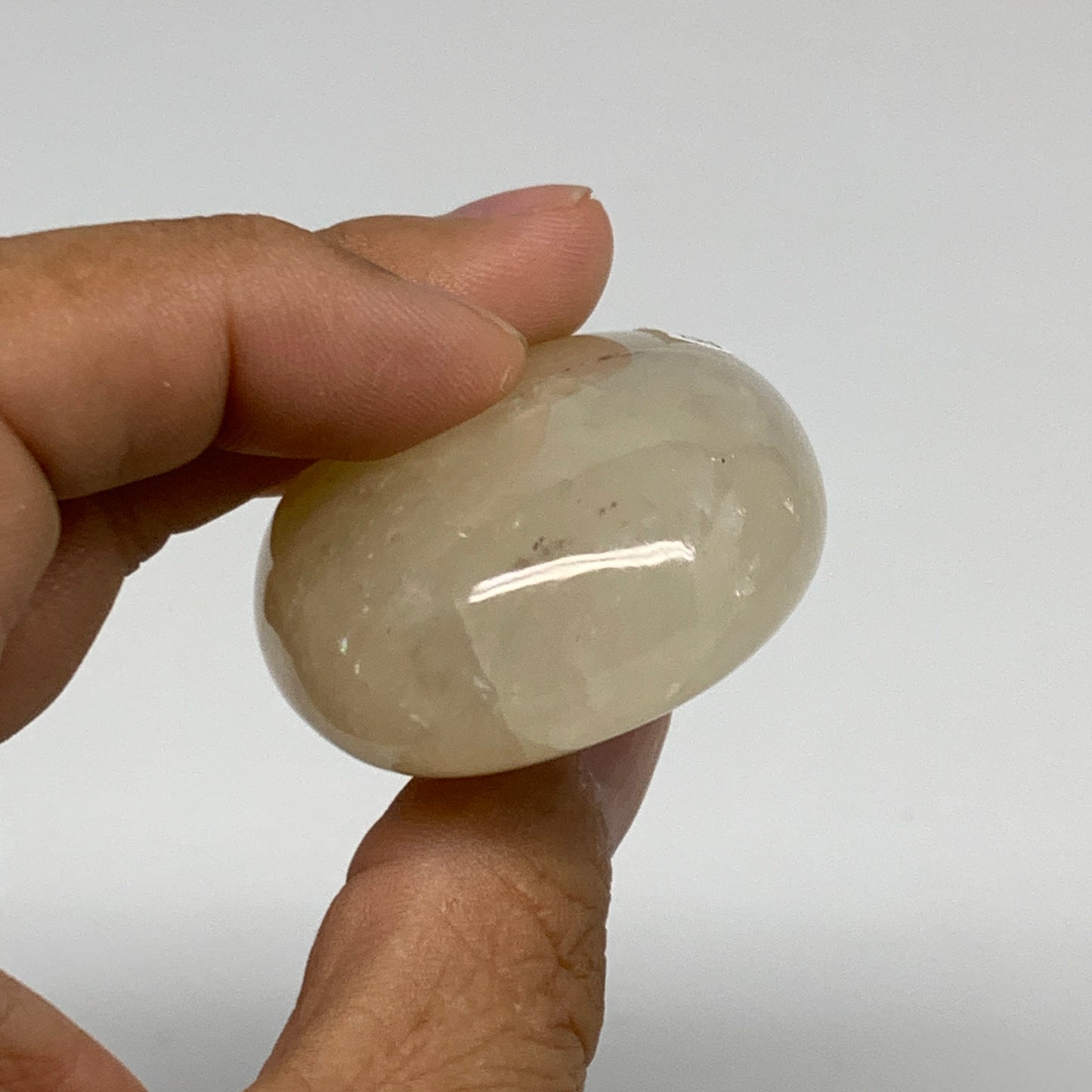 76.9g, 2.1"x1.6"x0.9", Yellow Aventurine Palm-Stone Crystal Stone, B35060
