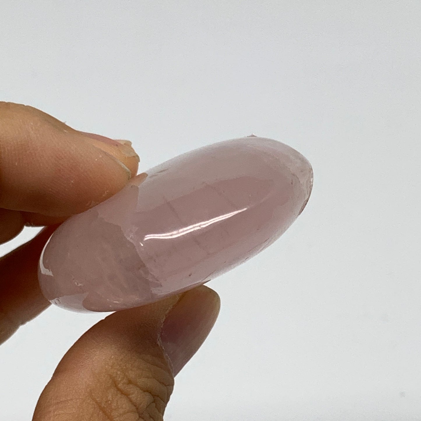 76.6g , 2.3"x1.8"x0.8", Natural Pink Rose Quartz Palm-stone Crystal, B37289