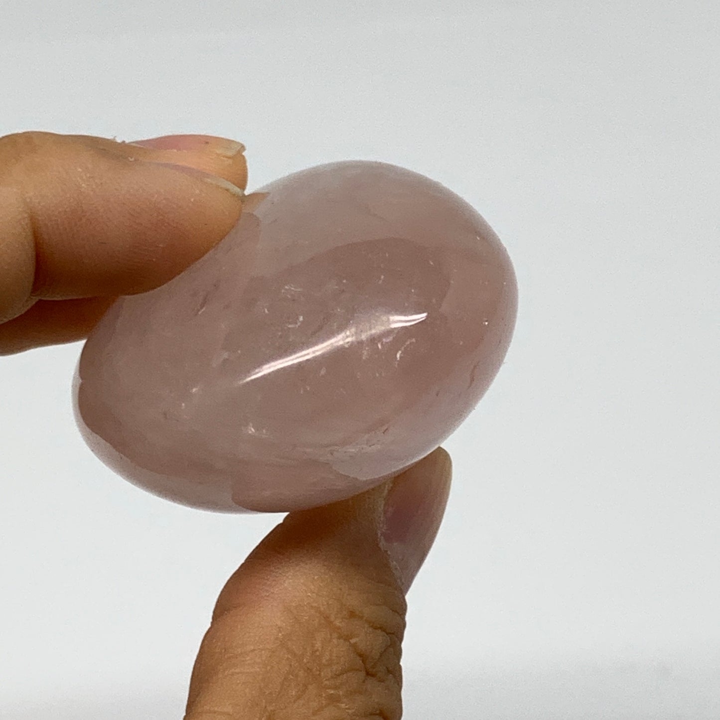 100g , 2.2"x1.7"x1.1", Natural Pink Rose Quartz Palm-stone Crystal, B37292