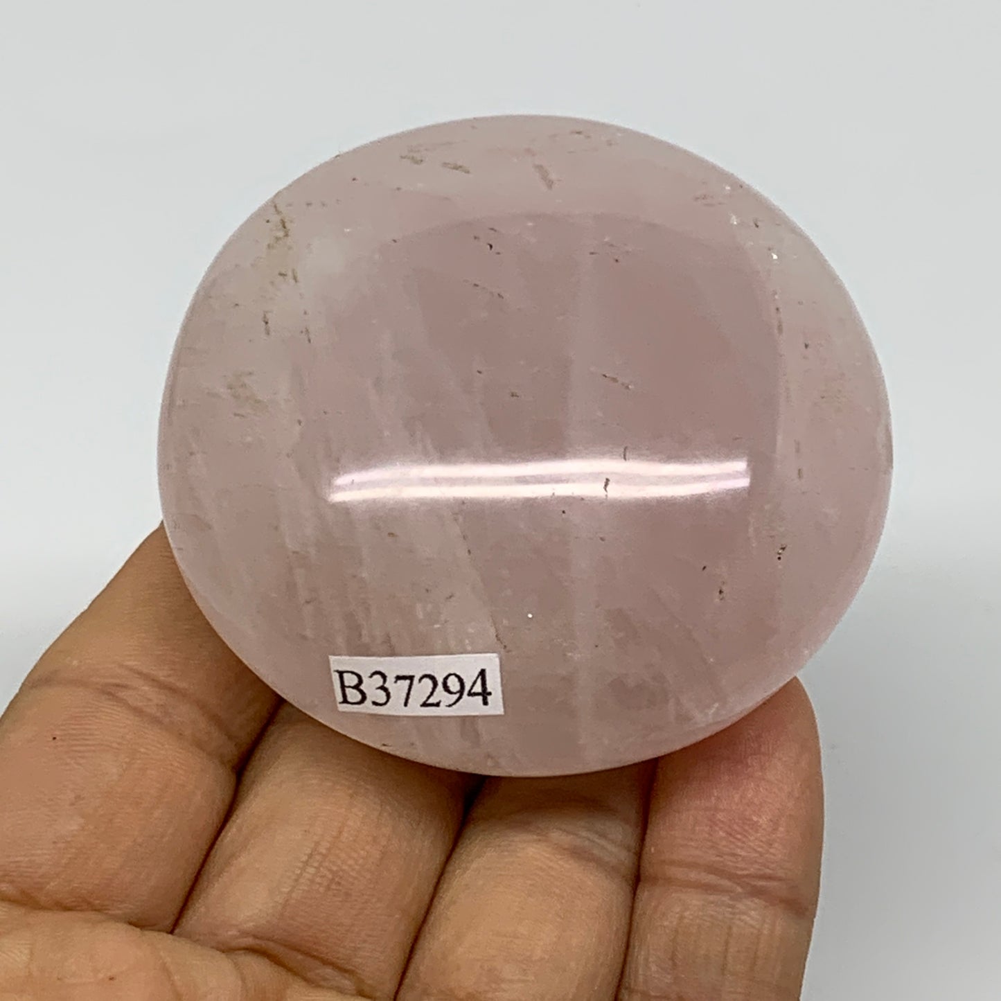 146.g , 2.4"x2.4"x1.1", Natural Pink Rose Quartz Palm-stone Crystal, B37294