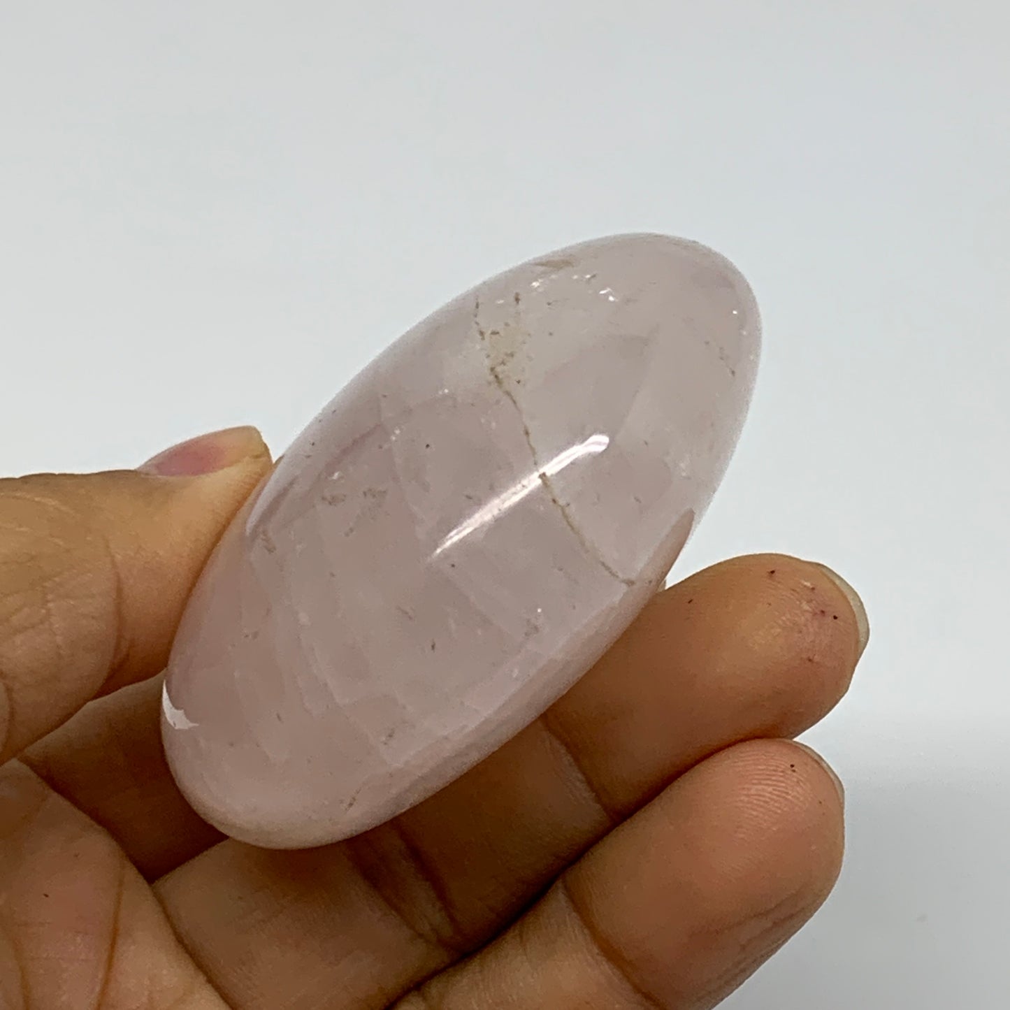146.g , 2.4"x2.4"x1.1", Natural Pink Rose Quartz Palm-stone Crystal, B37294