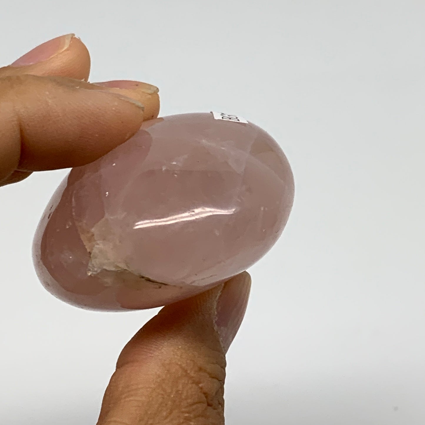 110g , 2.3"x1.8"x1.2", Natural Pink Rose Quartz Palm-stone Crystal, B37295
