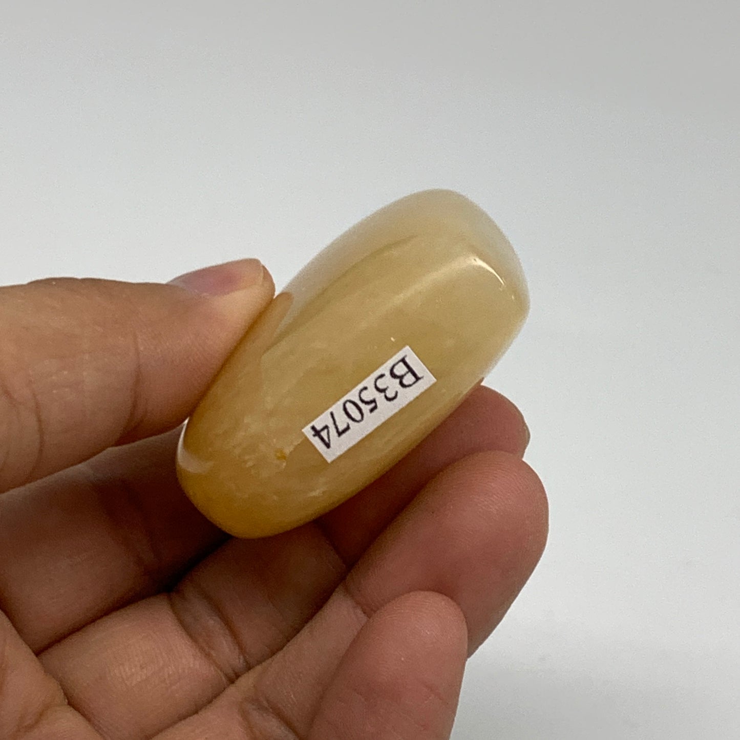 67.6g,1.9"x1.9"x0.8" Natural Yellow Aventurine Heart Crystal Stone, B35074