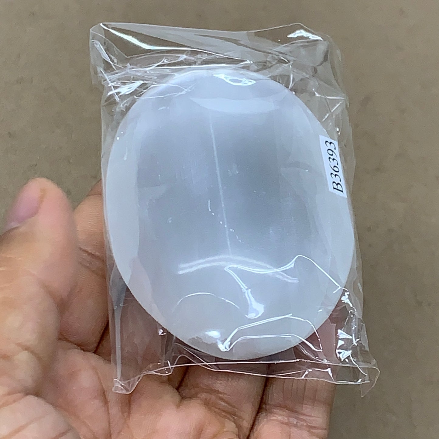 103g, 2.8"x2"x1", White Selenite Palmstone Crystal Pillow Reiki, B36393