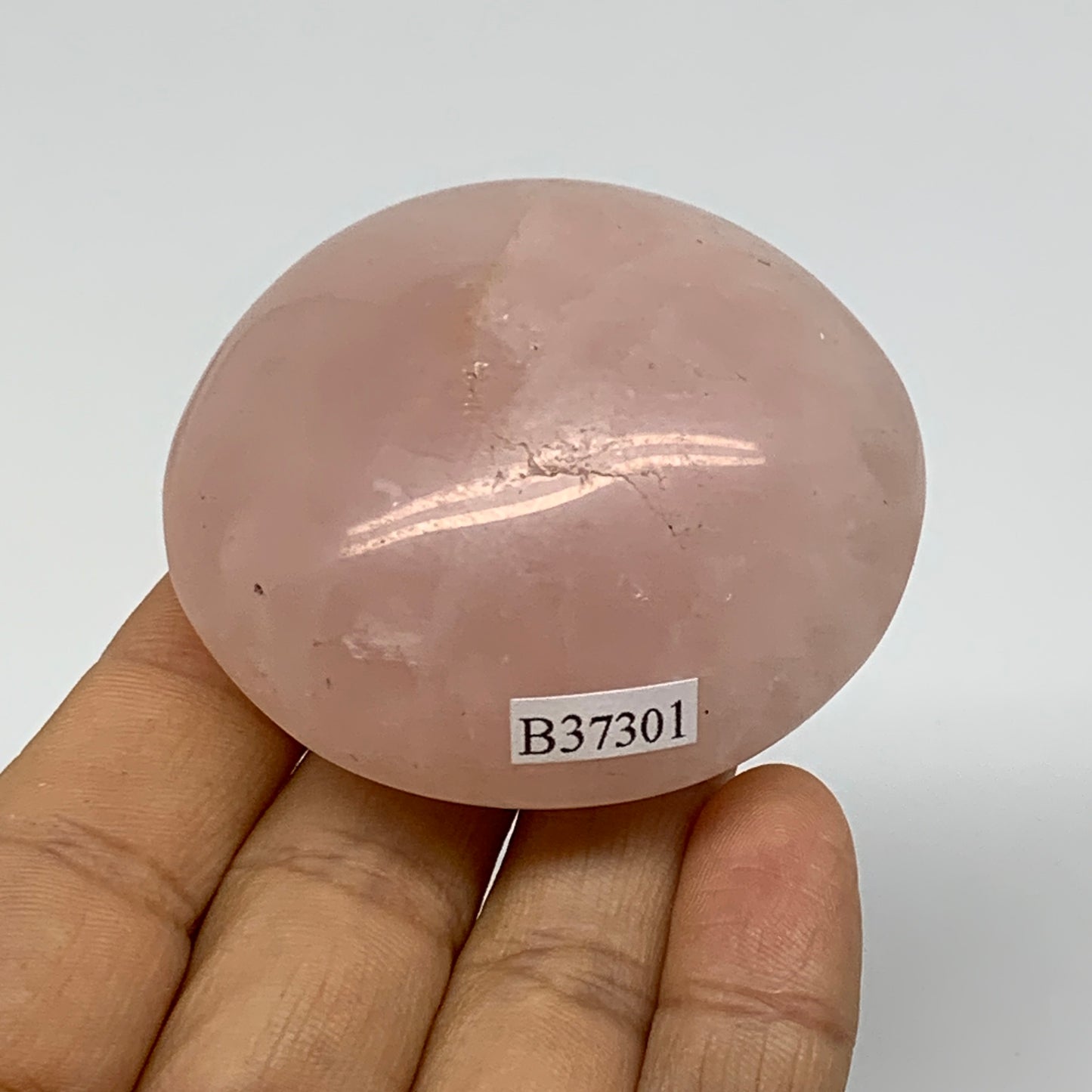 199.9g , 2.3"x2"x1.2", Natural Pink Rose Quartz Palm-stone Crystal, B37301