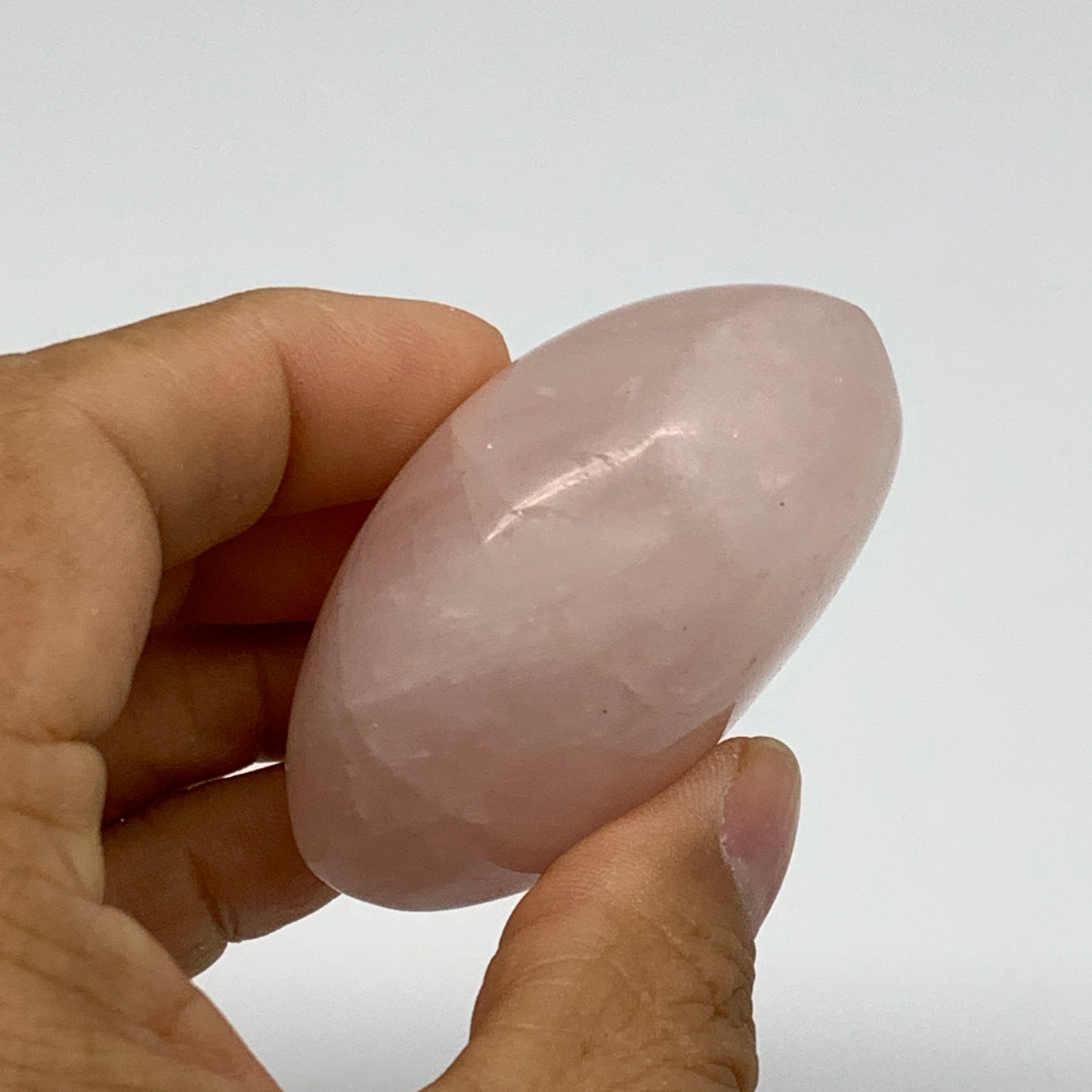 199.9g , 2.3"x2"x1.2", Natural Pink Rose Quartz Palm-stone Crystal, B37301