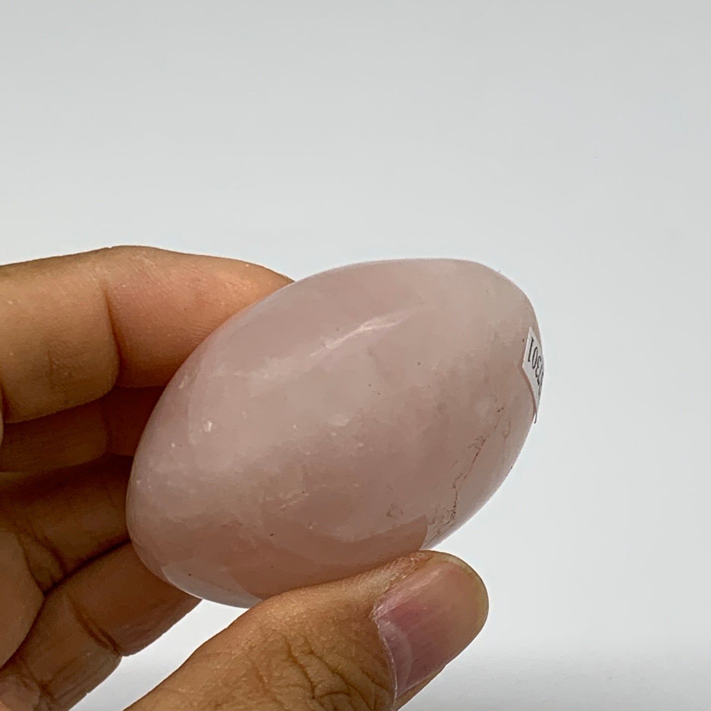 199.9g , 2.3"x2"x1.2", Natural Pink Rose Quartz Palm-stone Crystal, B37301