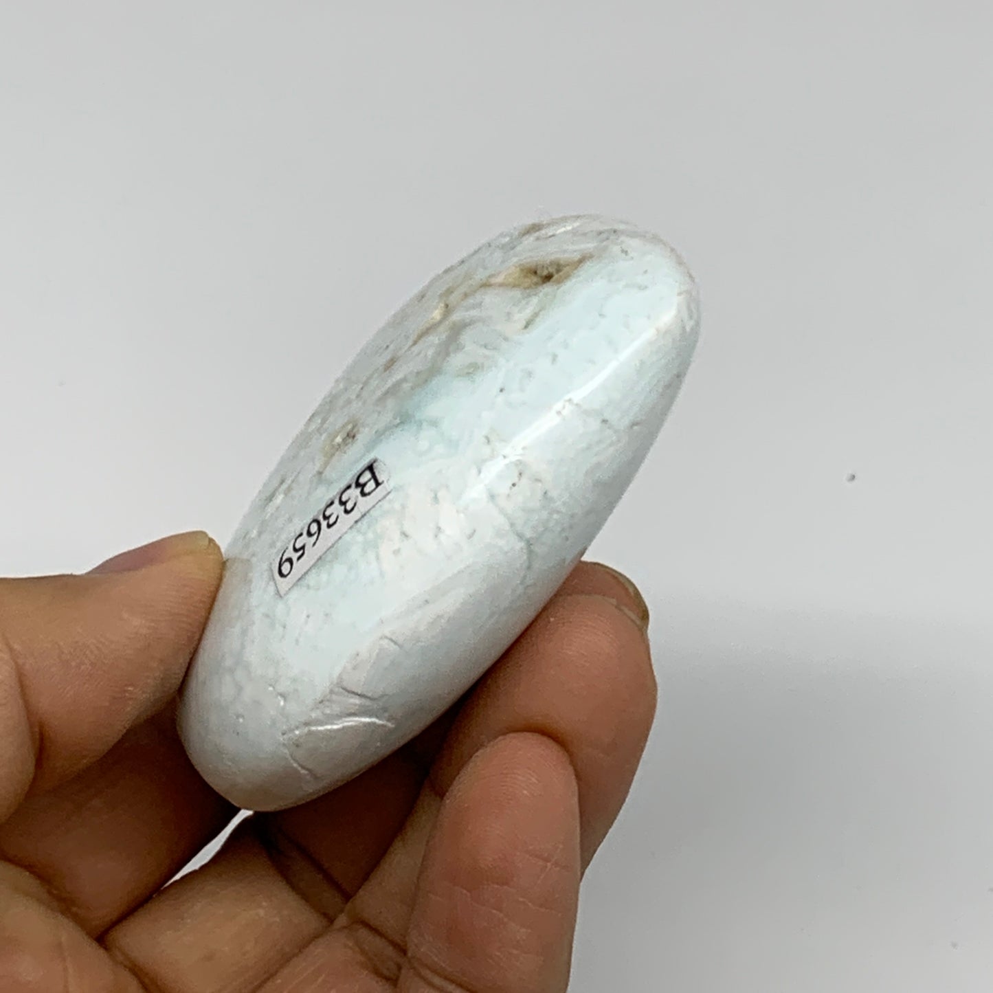 138.7g, 2.5"x2.7"x0.9" Caribbean Calcite Heart Gemstones @Afghanistan,B33659