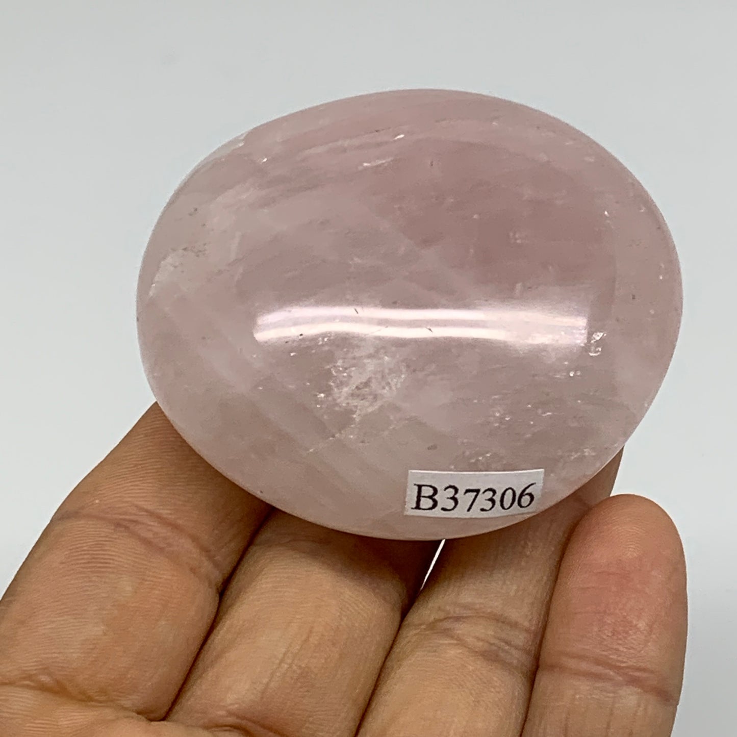 114.8g , 2.3"x2.1"x1", Natural Pink Rose Quartz Palm-stone Crystal, B37306