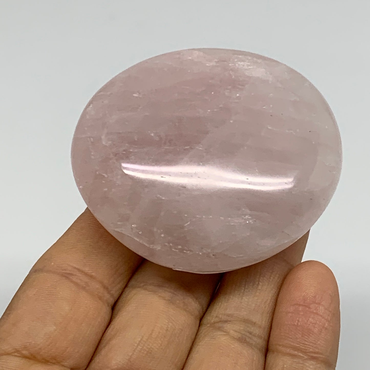 114.8g , 2.3"x2.1"x1", Natural Pink Rose Quartz Palm-stone Crystal, B37306