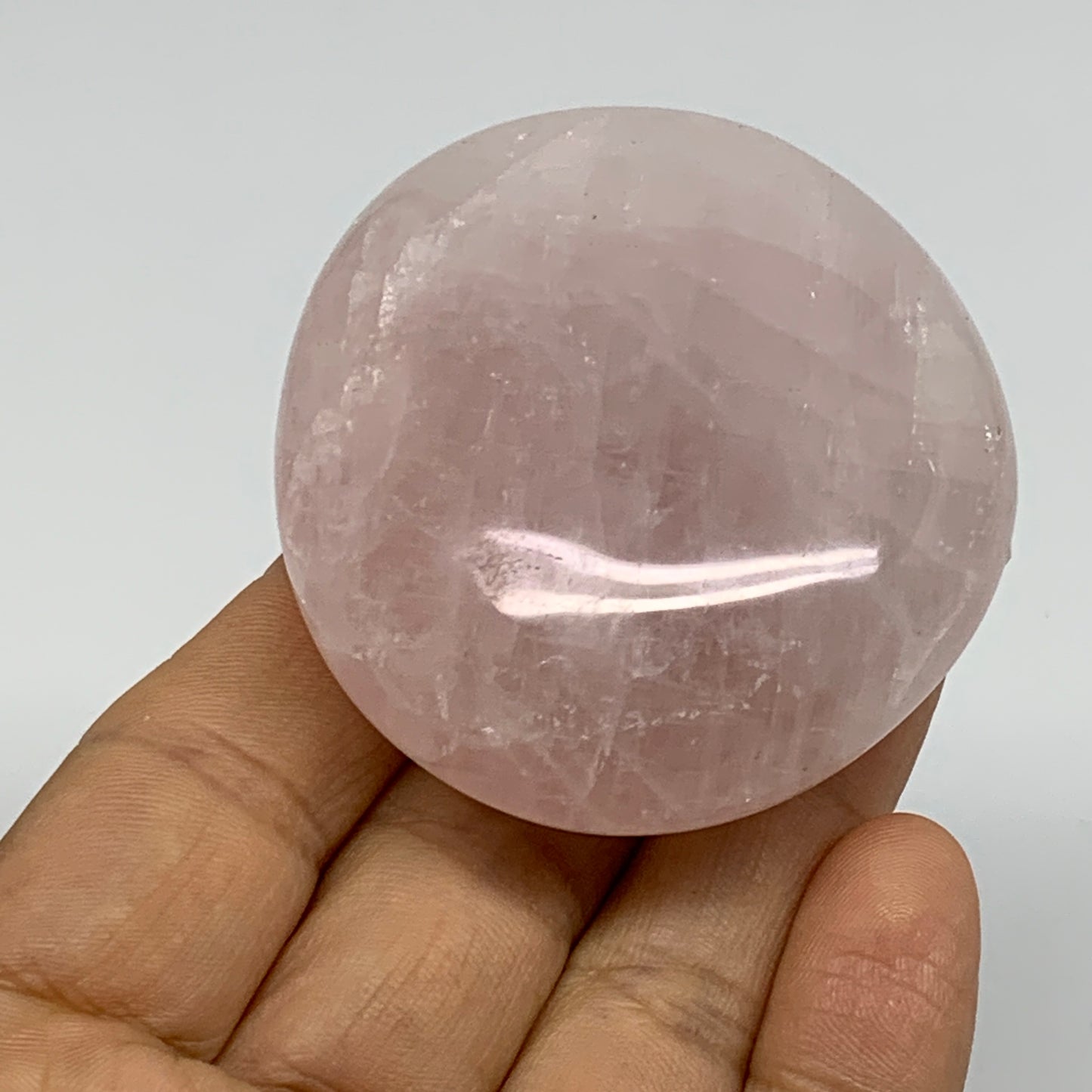 114.8g , 2.3"x2.1"x1", Natural Pink Rose Quartz Palm-stone Crystal, B37306