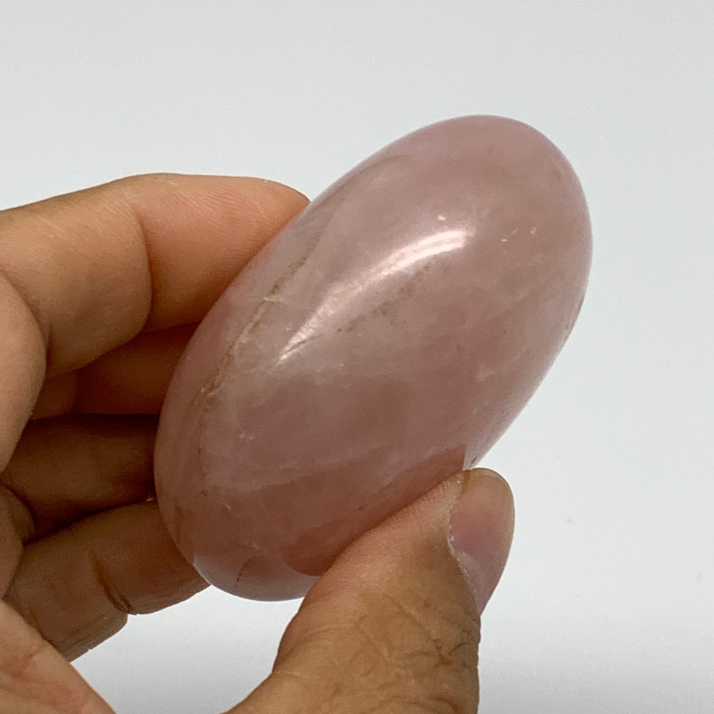 129g , 2.3"x1.9"x1.2", Natural Pink Rose Quartz Palm-stone Crystal, B37314
