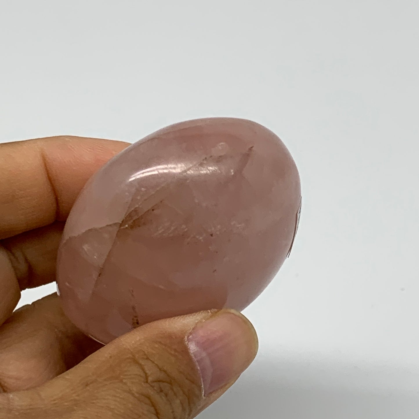 129g , 2.3"x1.9"x1.2", Natural Pink Rose Quartz Palm-stone Crystal, B37314