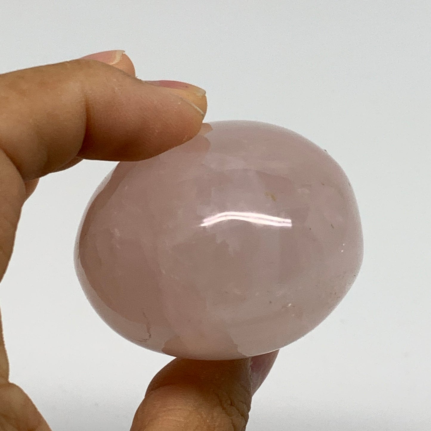 154.7g , 2.3"x1.9"x1.5", Natural Pink Rose Quartz Palm-stone Crystal, B37316